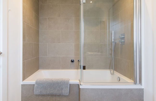 Delightful Seaside Hideaway 5 Mins to Beach - Photo 16