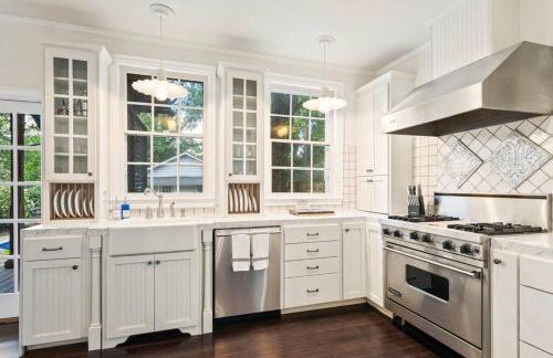 The Montgomery Manor - 5 Bedroom 4 Bath with Pool and Garage - Foto 32