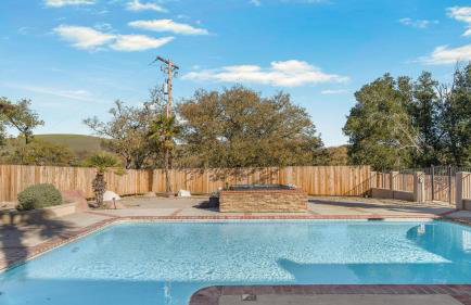 Ten-Acre Wine Country Estate Near Paso Robles w Pool Views El Pomar Estate by AvantStay - Foto 41