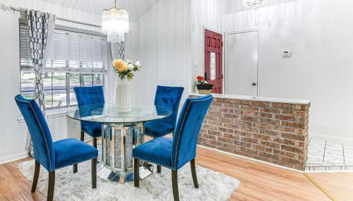 Extended Stay in Sugar Land! Family Home with Yard - Foto 2