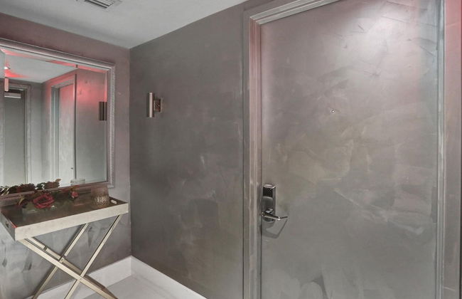 Luxury Condo at Beach Walk Resort - Foto 23