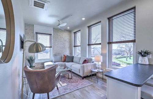 Sleek, Newly Updated Downtown San Marcos Apt! - Photo 4