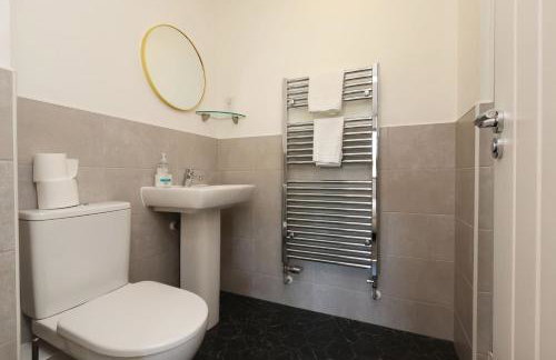 Contractor 4 Bed 2 BA 5 mins to Airport & Barry With Parking - Foto 62