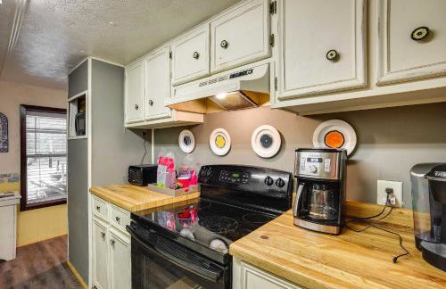 The Whacky Shack Family Cabin with Fire Pit! - Photo 11