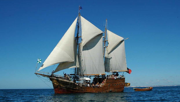 Bateau pirate dans l'Algarve