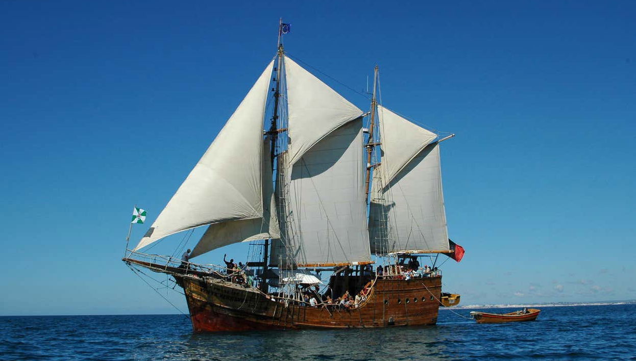 Barco pirata no Algarve