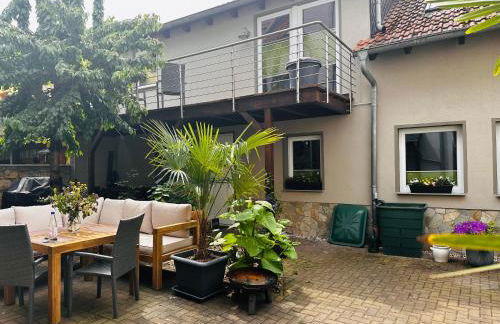 Idyllisches Haus Ferienwohnung in Jena direkt an der Saale - Foto 1