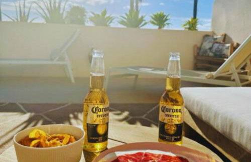 StayatSas Marbella, close to the beach, large 80 m2 terrace, large swimming pools, parking included, 10 minutes from the centre - Foto 21