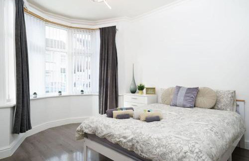 Beautiful 4 Bed Immaculate Condition Refurbished Property - Foto 14