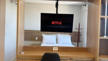 FLAT ACONCHEGO, no centro, perto de tudo, linda vista! - Foto 2