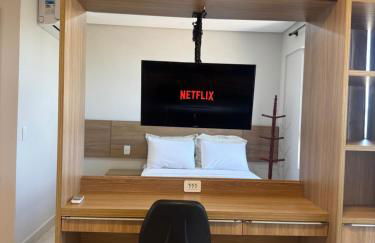 FLAT ACONCHEGO, no centro, perto de tudo, linda vista! - Foto 2