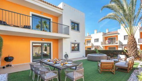 Host Wise - Deluxe Spacious House with Terrace & Jacuzzi - Foto 2, Garden