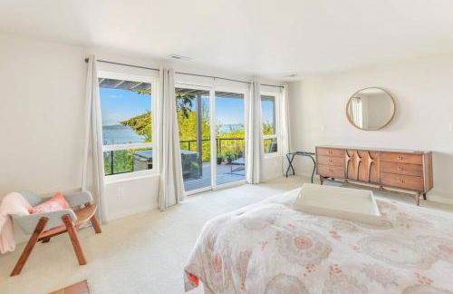 Quintessential Seattle Water Views w HotTub - Foto 14