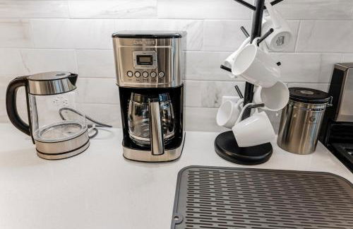 Luxury Oasis - Glam Decor, Putting Green, Arcade Fun & EV Station - Foto 35