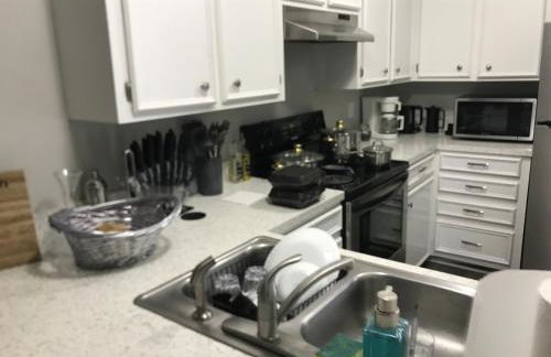 Modern Designer Townhouse 2Br Ideal for Long Stays! - Foto 6