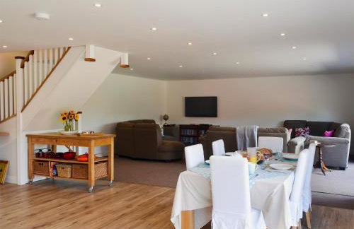 Reeds Farmhouse - Photo 1