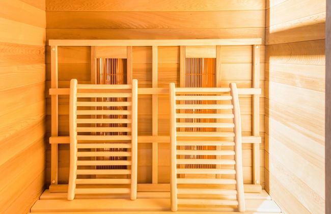 Stylish Retreat With Sauna - Photo 24