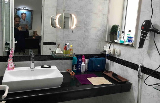 Security & Comfort 2 Bedroom Apartment in Gurugram - Foto 22