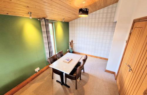 Ochil 8 with Private Hot Tub - Fife - Loch Leven - Lomond Hills - Photo 12