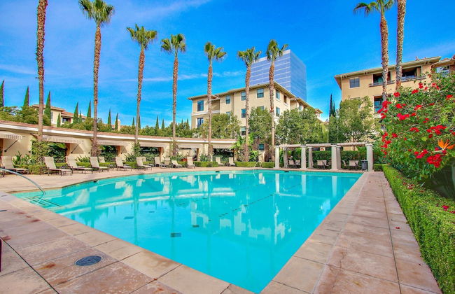 Global Luxury Suites at The Village - Photo 1