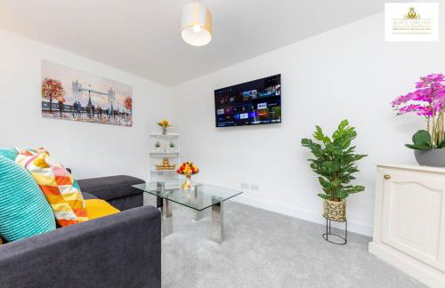 Contractors 3 Bed 2Bath House Free Off Street Parking for 2 Cars WiFi Stevenage Self Catering Sleeps 5 Guests By White Orchid Property Relocation - Foto 27