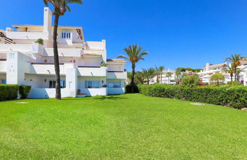Frontline beach ground floor apartment - Los Monteros Palm Beach - Photo 12