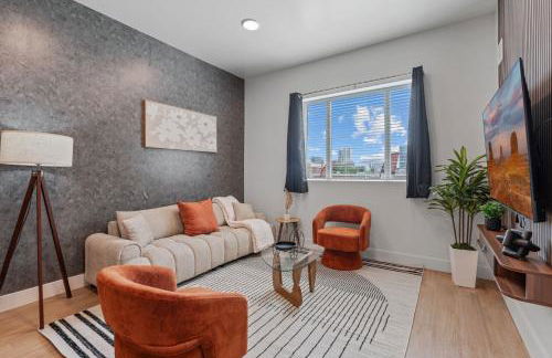 2BR and 2BA Near Events, Dining, and TRAX - Foto 1