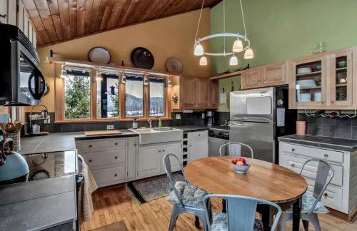 Rustic Cabin Wood Fireplace & Large Deck - Foto 2