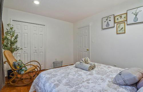 Cozy 4BR Retreat - Private backyard, Gazebo & Grill - Foto 43