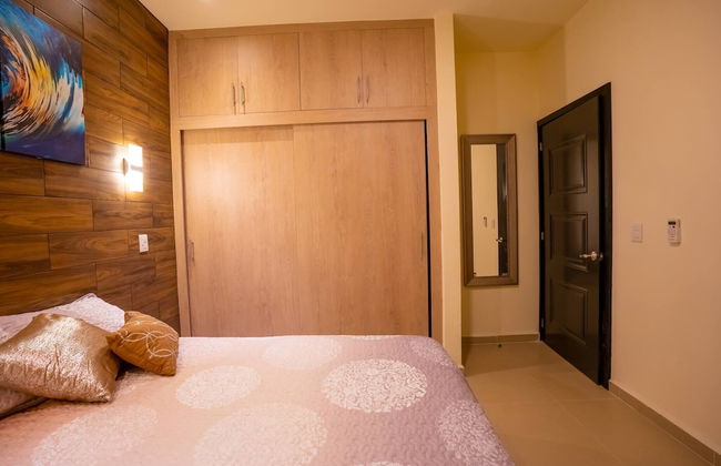 Luxury Apartment With Poll - Photo 8