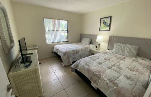 4330 Shorewalk lakeview condo close to IMG and Beach - Foto 26