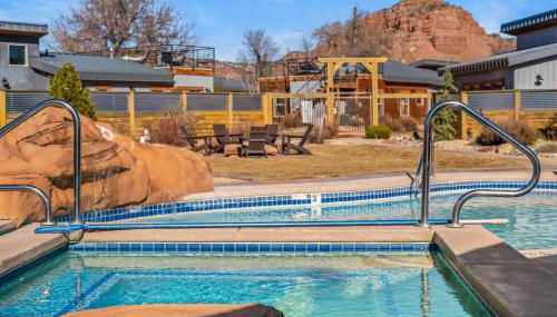 Timber & Tin H 2Bed 2Bath w Pool & Rooftop Deck - Foto 3