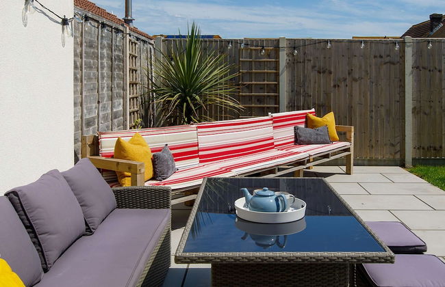 Delightful Seaside Hideaway 5 Mins to Beach - Photo 40