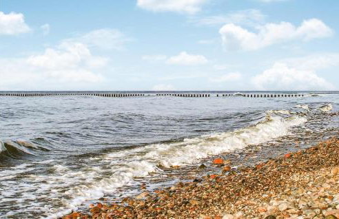 Beautiful Home In Karwienskie Blota - Foto 2