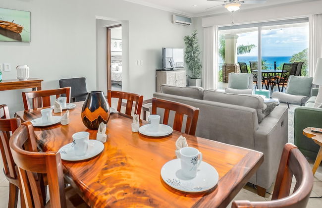 Elegant Oceanview Condo with Spacious Open-Concept Floor Plan and Inviting Beach Design - Foto 9