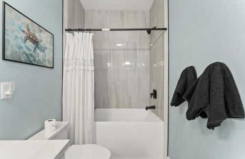 Peacock Palace Brand New Heated and Chilled Pool Golf Gym - Foto 45