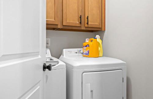 3BR 2BA Home with King Queen & Twin Beds - Foto 31