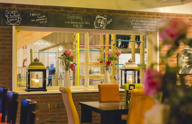 Fine Chalet near Water with Woodfired Hot Tub - Foto 26