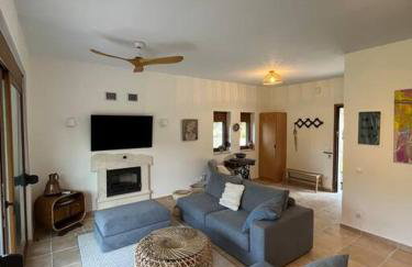 Paralia Homes cheerful 2 bedroom with pool, unit #1 - Foto 51