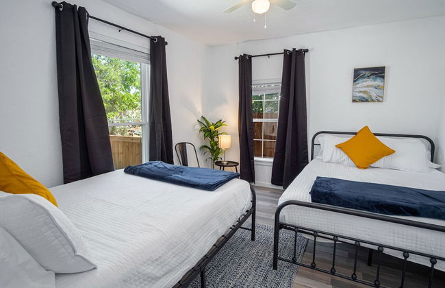 Charming 4br/2ba Only 5 Mins Downtown & Riverwalk - Photo 3