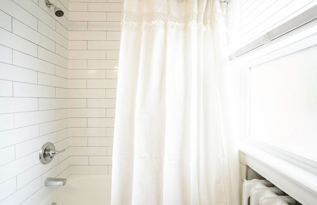 The Modern Couple's Getaway Loft With Private Balcony - Foto 18