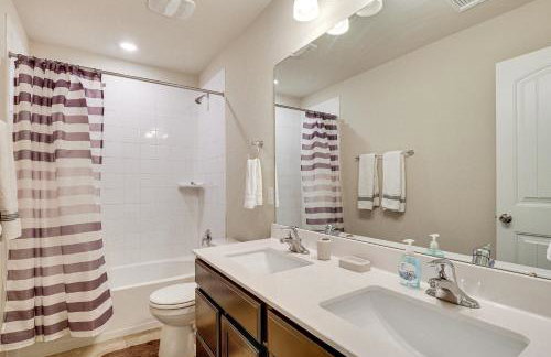 Family Friendly! 2-Story Home Near Georgetown Sq - Foto 17