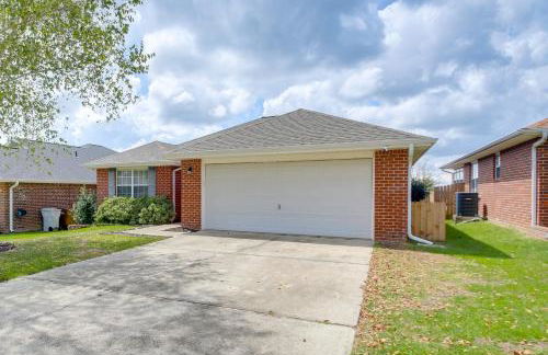 3 Mi to Escambia Bay Home with Deck and Private Yard! - Foto 29