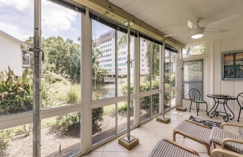 1128 PL Escape to this Pondside Paradise - Foto 25