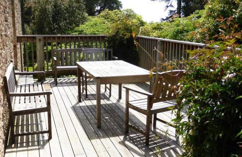 The Old Stables of heritage Tregrehan Garden Cottages on South Coast - Photo 4