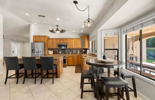 Champions Oasis Home - Near the Stadui2007m withPool & Grill - Photo 13