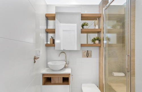 Newly Built Apartment with Direct Pool Access - Photo 5