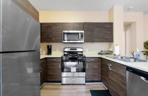 Lovely & coxy 2BR/2BA! 5MIN to Disney! - Photo 33