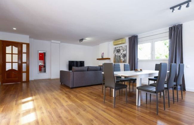 Apartment in Salou with swimming pool and garden - Photo 37