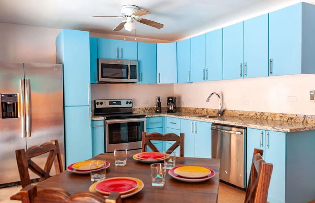 Nicely priced duplex in Surfside with private pool and AC in every room - Photo 12